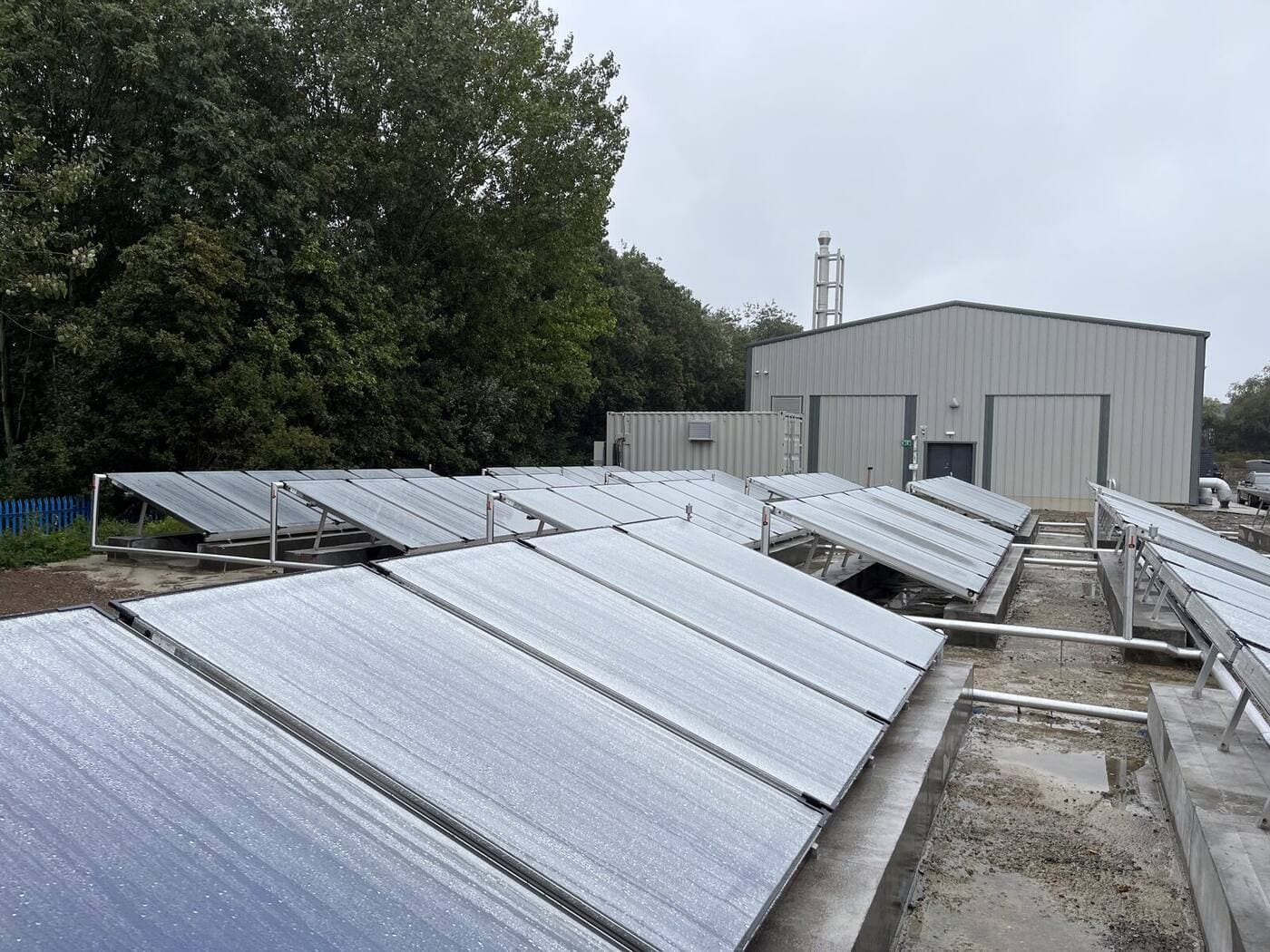 Ground-mounted commercial solar thermal array